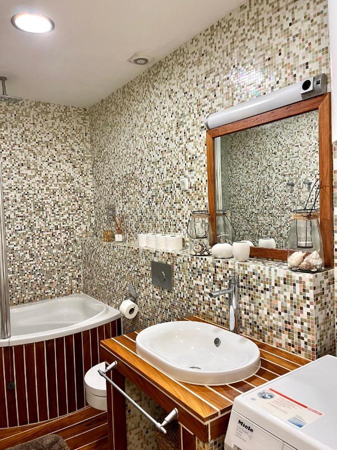 Apartment Delux Rovigno Esterno foto